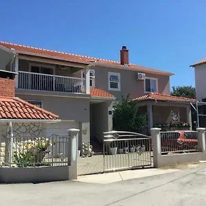 3* Gostinjska kuća Karlo
